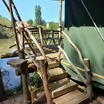 Parque Dos Monges ラグジュアリーテント アルコバサ