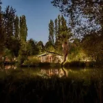 ラグジュアリーテント Parque Dos Monges アルコバサ