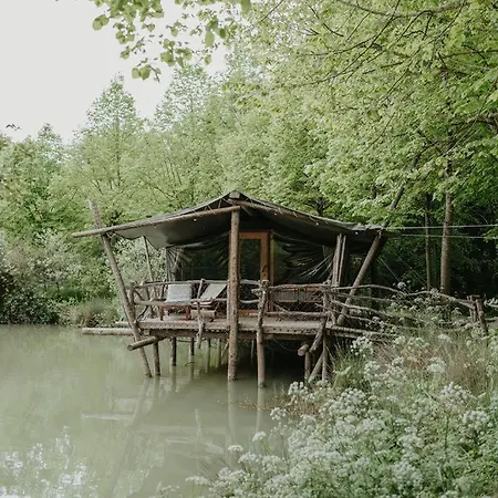 Роскошный шатер Parque Dos Monges